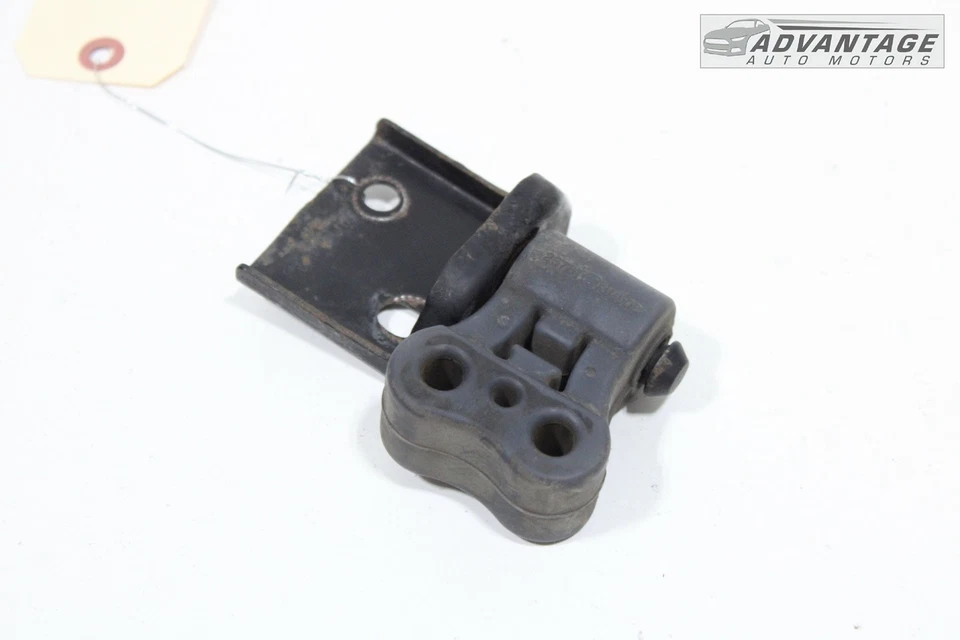 2018-2023 KIA STINGER RWD REAR RIGHT SIDE EXHAUST MUFFLER HANGER & BRACKET OEM - Image 1 of 4