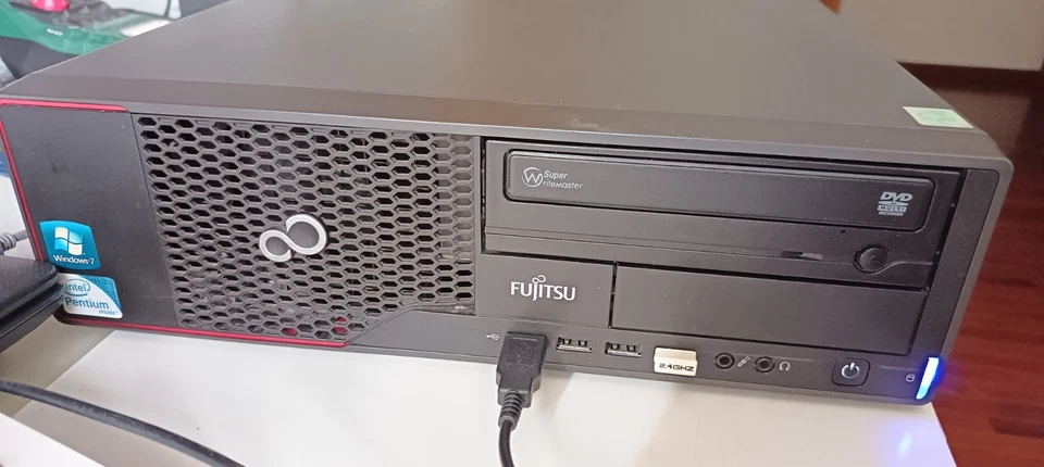 pc desktop Fujitzu Siemens Esprimo 700 Usato Non Funzionante - Immagine 1 di 4