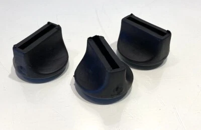 Juego de 3 PIES DE GOMA DE REPUESTO para LC Chaise Lounge HECHO EN ITALIA Foto 1 de 3