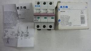 EATON 32 AMP CURVE C 10kA TRIPLE POLE MCB CIRCUIT BREAKER EMCH332 - Picture 1 of 4