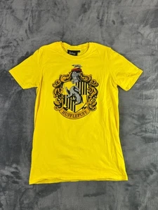 Harry Potter Hufflepuff House Crest T-Shirt Small Yellow Graphic Tee Warner Bros - Picture 1 of 7