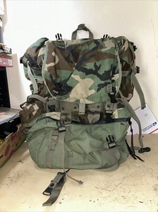 US Military M81 Woodland Camouflage Combat Field Pack Large with Internal Frame - Picture 1 of 6
