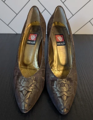 Zapatos Anne Klein Vintage Marrón Bronce Floral Punta Punta Tacones Altos Bomba Talla 7.5 Foto 1 de 4