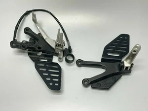 08-16 YAMAHA YZF R6 R6R YZFR6 OEM RIGHT LEFT REARSET REAR SET BLACK REARSETS - Picture 1 of 9