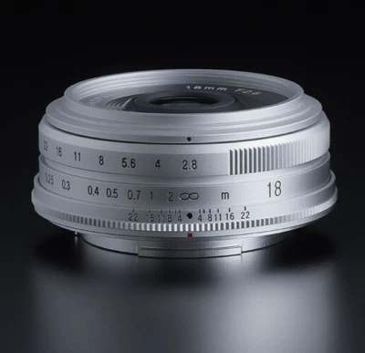 Voigtlander COLOR-SKOPAR 18mm F2.8 Aspherical Lens Fuji-X mount Camera Silver - Image 1 of 4