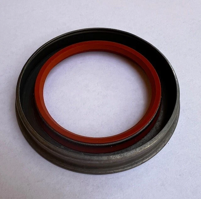 Sello principal trasero International Harvester Scout Truck Travelall 266, 304, 345 392 Foto 1 de 1