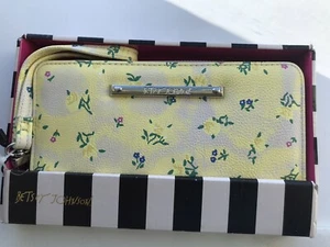 BETSEY JOHNSON YELLOW/WHITE/MULTI FLORAL ZIP AROUND WALLET/WRISTLET NIB  - Picture 1 of 7