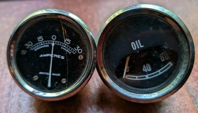 2 x VINTAGE OIL / AMPERES CLASSIC CAR GAUGES  Retro British Dash Meter Dashboard - Image 1 of 4