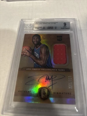 BGS 9 10 2014 Panini Gold Standard Rookie Relic Autógrafo #204 Joel Embiid/199 Foto 1 de 4