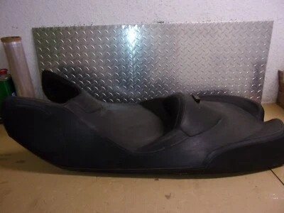 777 A CAN AM SPYDER ROADSTER RT SE5 2011 ASIENTO OEM TIENE CORTES EN LA LÍNEA Foto 1 de 4