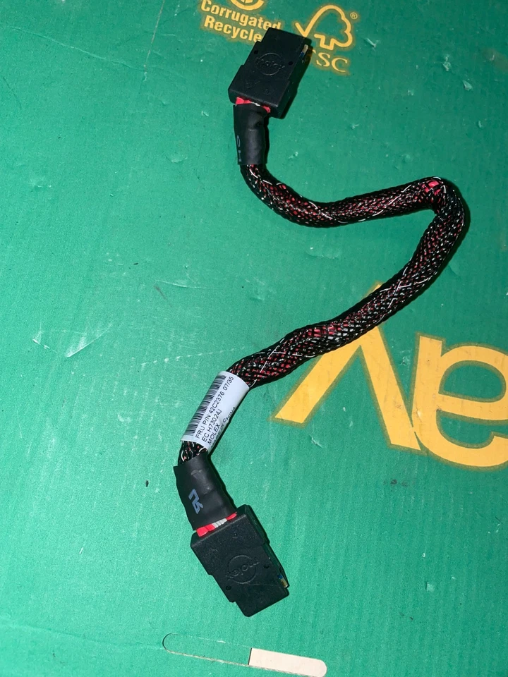 FRU 42C2376 SAS cable - IBM 7978 - Image 1 of 1