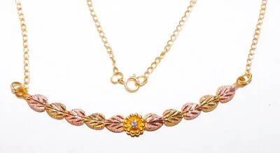 Collar Black Hills Oro 10k 12k Diamante Acento Múltiples Hojas  Foto 1 de 4