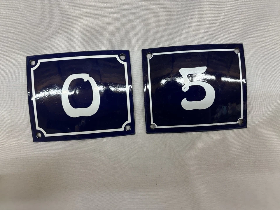 Letrero de metal de acero con número de casa francesa de porcelana esmaltada azul estilo vintage 0 y 5 Foto 1 de 1