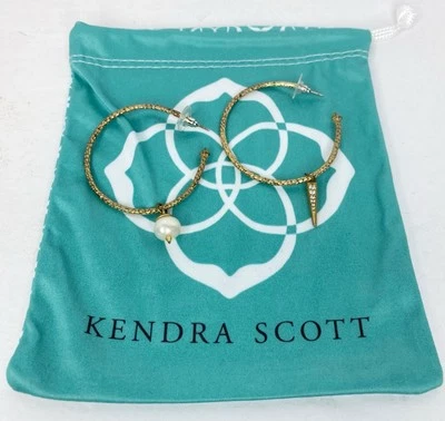 Juego de Pendientes Kendra Scott Dualidad Tono Dorado Dije Foto 1 de 4