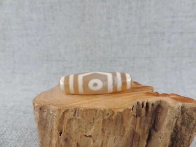 Antique 3 Eyes Energy Tibetan Old Agate Dzi Beads Amulet Tibet Gzi Bead C5 - Image 1 of 4