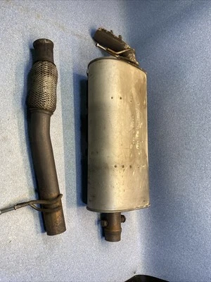 2015-2020 CHEVROLET SUBURBAN 5.3L EXHAUST SYSTEM MID MUFFLER OEM CUT - Image 1 of 4