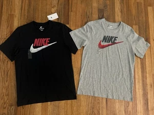 NUEVO CON ETIQUETAS Nike Para hombres Ropa Deportiva Camiseta Activa Manga Corta Gráfica Camiseta Talla Med Lote 2 - Imagen 1 de 5