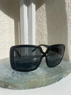 Gafas de sol para mujer Nina Ricci NR3203 - Marco negro de gran tamaño - Hechas en Francia Foto 1 de 4