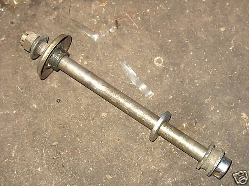 Eje trasero Yamaha RT1 RT2 RT3 DT1 DT2 DT3 250 360 Foto 1 de 1