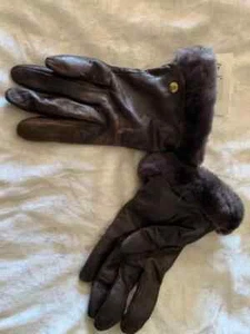 NWT $110 UGG Shorty Shearling Cuff Leather Gloves Brown color size M - Picture 1 of 3