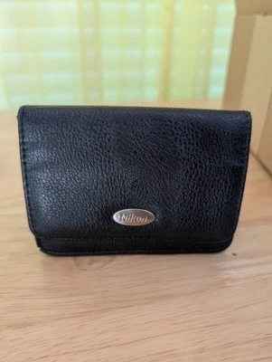 Funda horizontal de cuero negra Nikon Foto 1 de 4