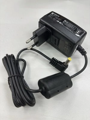 AC/DC Adapter Netzteil 230/12V, Leistung 1,5A, feste Gehäuse, stabile Parameter. - Bild 1 von 4