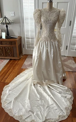 复古 90 年代 Demetrius 象牙色 婚礼礼服 腰部 珍珠亮片 10 — 第 1/4 张图片