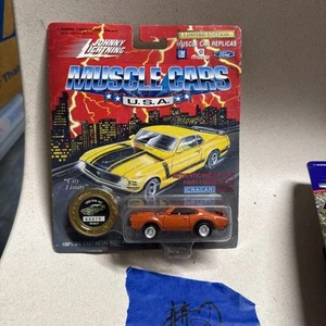 Johnny Lightning - Muscle Cars USA - 1969 Orange Olds 442 - New on Card - Picture 1 of 6
