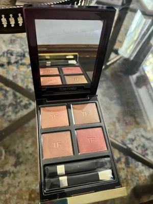 TOM FORD Eye Color Quad Eyeshadow 41 Peach Dawn - Image 1 of 4