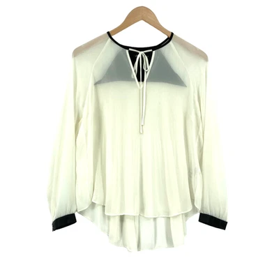 Blusa Kenneth Cole Feminina Pequena Pequena Branca Chiffon Cordão Decote V - Imagem 1 de 4