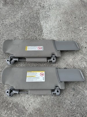 00-06 CHEVY TAHOE OEM AVALANCHE YUKON ESCALADE SURBURBAN SUN VISOR DARK GREY L+R - Image 1 of 4
