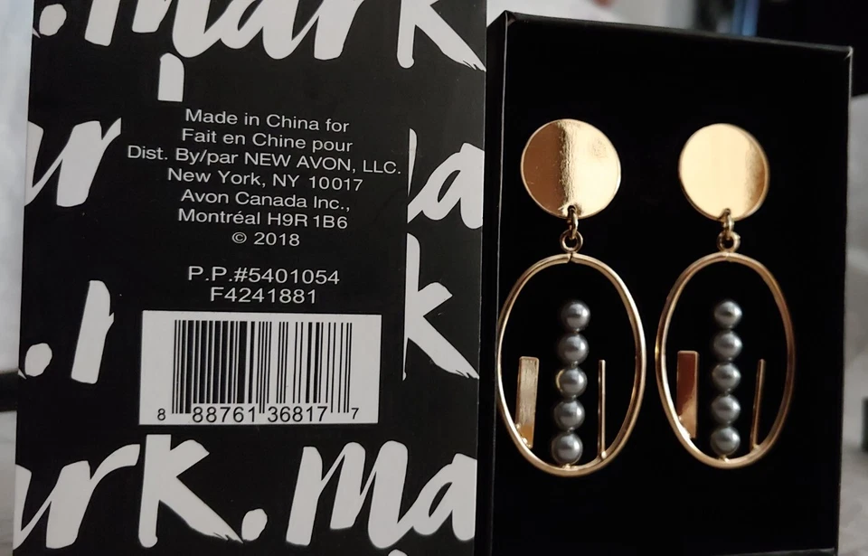 Avon Mark Primrose Pearl Dangle Pierced Earrings