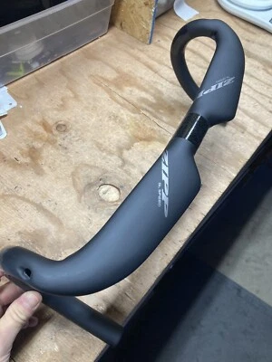 Zipp SL Speed aero carbon road handlebar 40 cm c-c internal routing matte black - Image 1 of 4