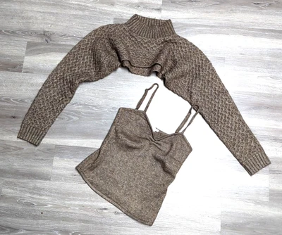 Anthropologie ASTR The Label Taupe Tejido con Cable Suéter Conjunto de Encogimiento de Encogimiento de Encogimiento de Encogimiento de Encogimiento de En Foto 1 de 4