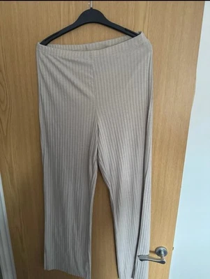 H&M  Elasticated Waist Leggings Beige Size Medium New No Tags - Image 1 of 3
