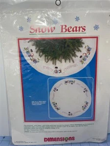 DIMENSIONS CREWEL EMBROIDERY KIT - SNOW BEARS TREE SKIRT - 48" - 1987 - Picture 1 of 3