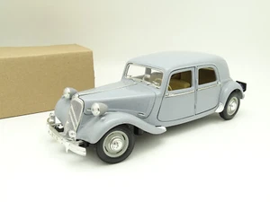 Maisto Sb 1/18- Citroen Traction 15/6 1952 Gris - Imagen 1 de 2