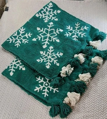 2 alfombras de algodón vintage de 20" x 34" verdes con copo de nieve blanco Foto 1 de 4