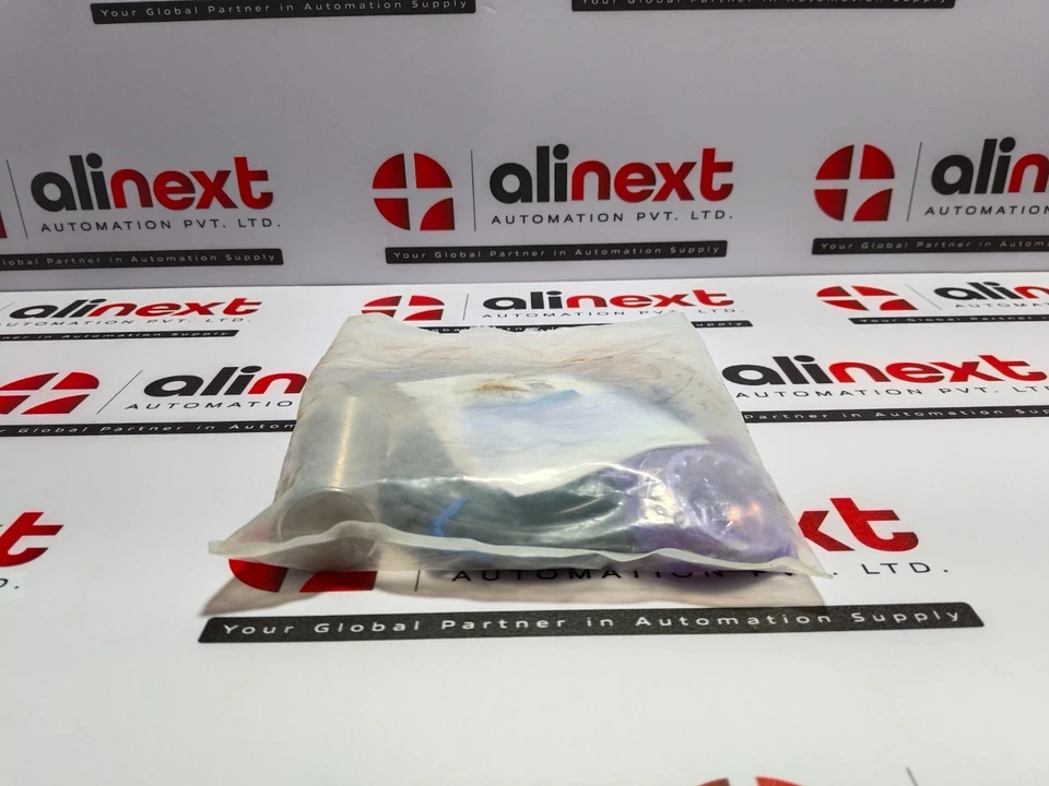 Omron E2E2-X10C1 2m Proximity Sensor 12-24VDC - Image 1 of 4