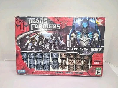 Transformers Chess Set Autobot vs Decepticon - Parker Brothers 2007 Complete. - Image 1 of 4