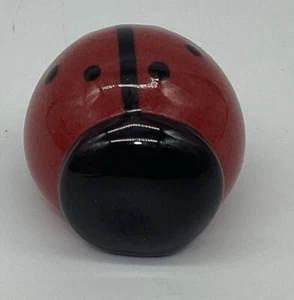 "Mini pisapapeles arte vidrio Ladybug rojo negro puntos 1,75"" ancho X 1,5 alto" - Imagen 1 de 6
