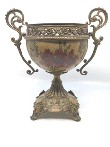 Sockelschale aus kastilischem Porzellan mit floralem Design und Bronze. Aus meinem Zuhause.  - Bild 1 von 7