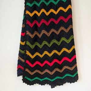 Mehrfarbige Chevron Design Handgenäht Afghan Überwurf Decke 47W/73L Gehäkelt - Bild 1 von 7