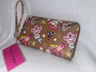 NUEVO CON ETIQUETAS Betsey Johnson Calavera Botas Vaqueras Guitarra Billetera Cremallera Alrededor Muñequera Bolso sin asas Foto 1 de 4