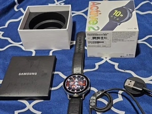 Samsung Galaxy Watch Active2 (44mm) SM-R820 Wi-Fi + GPS - Silver/Black Leather - Photo 1 sur 11