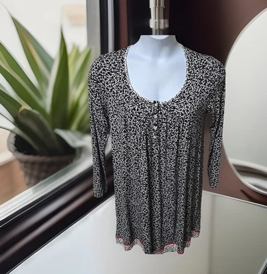 Camisón de dormir Ellen Tracy talla M negro con flores blancas Ditsy manga larga  Foto 1 de 4