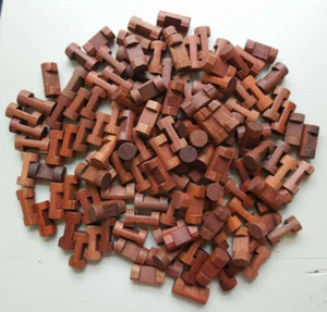 Lot of 50 Vintage Lincoln Logs - 1 1/2" Wooden Logs (1 Notch) - Picture 1 of 2