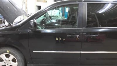 Used Front Left Door Assembly Front fits: 2010 Dodge Caravan electric 6 pin wind - Imagem 1 de 4