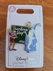 Disney Parks Pin Sword And The Stone 2022 Teachers’ Day Merlin & Archimedes - Picture 1 of 1