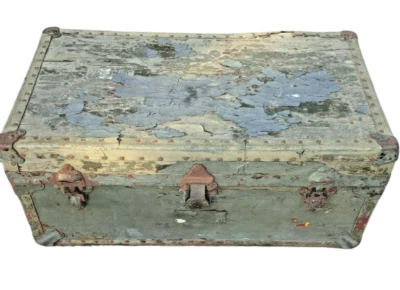 Antiguo baúl de vapor verde herrajes originales metal Eagle Lock cofre de empresa Foto 1 de 4